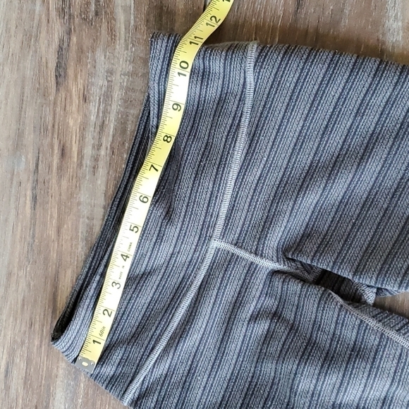 Lululemon Women Wunder Under Crop II leggings sz 2 - Picture 4 of 11